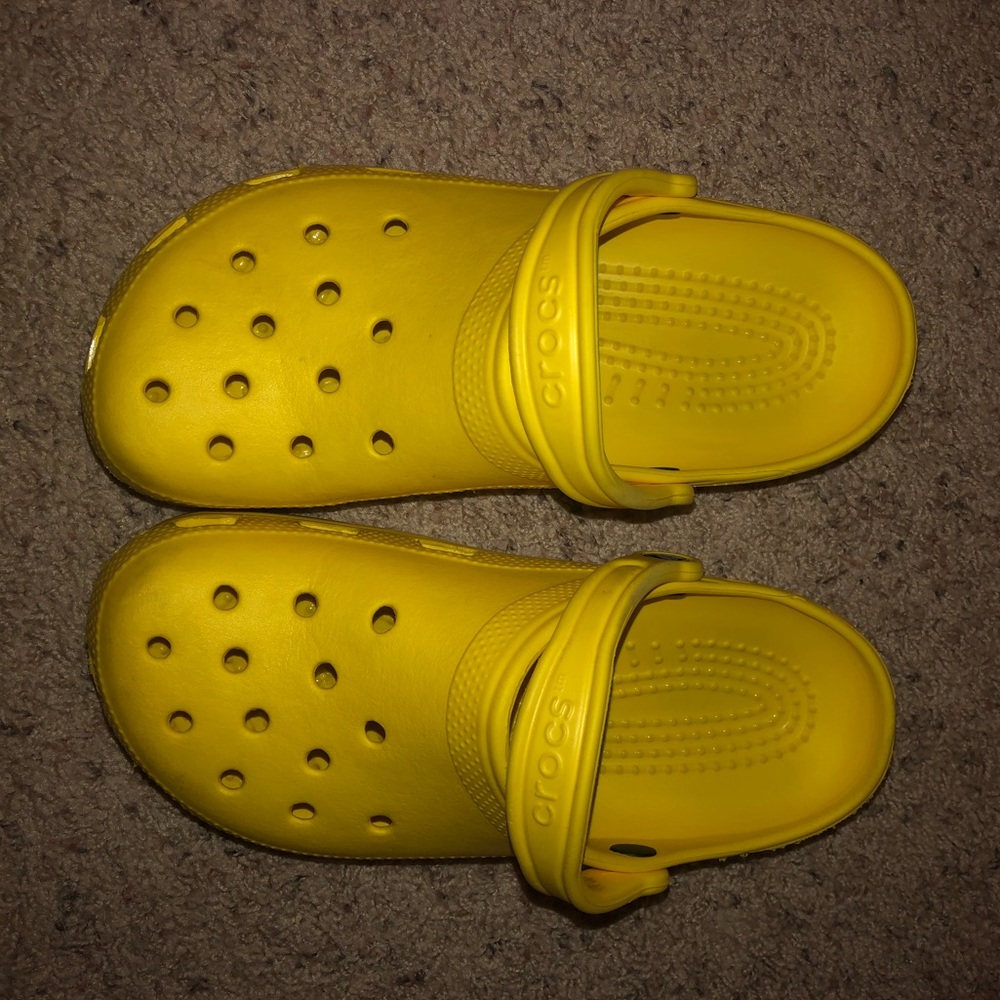 Women’s Size 9 Yellow Crocs
